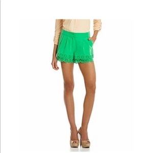 Gianni Bini Green Scalloped Edge Shorts